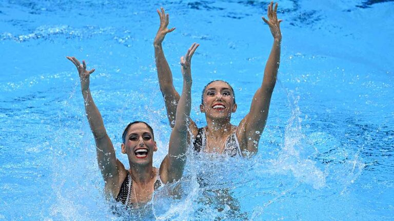 La dupla de mexicanas consiguen su pase a las finales en natación artística